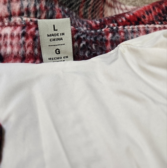 Levi's Red and Black Utility Jacket with Relaxed Fit and Long Sleeves - Picture 11 of 16